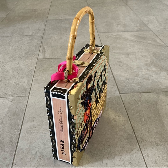 Purse - Picture 3 of 3